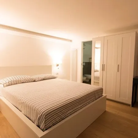 아파트 Casa Fabrizio Ai Gradoni Di Chiaia *