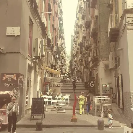 Casa Fabrizio Ai Gradoni Di Chiaia * 나폴리