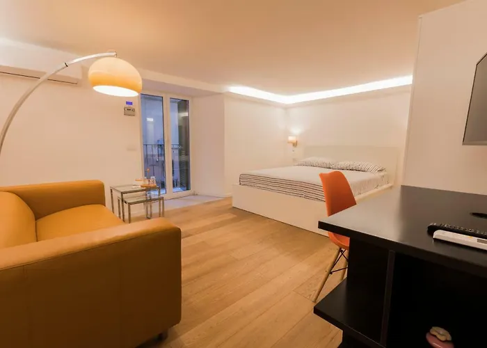 Appartamento Casa Fabrizio Ai Gradoni Di Chiaia Napoli